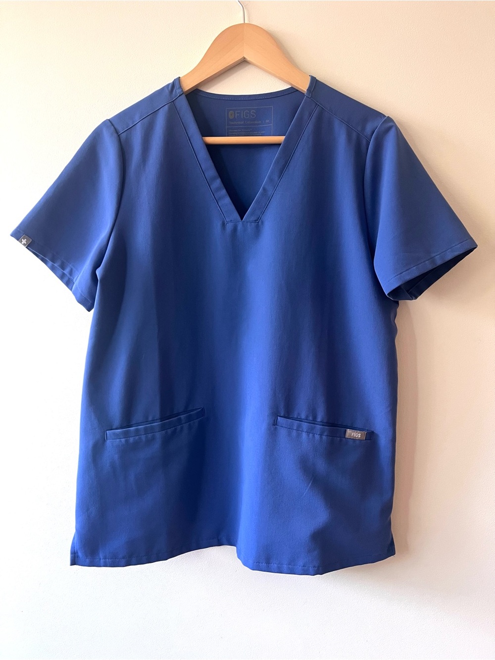 Figs technical collection Casma Blue V Neck 3 pocket Scrubs Top Women’s M
